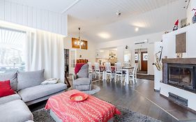 Riverside Home For Families - Beautiful House Near Santa Claus Village